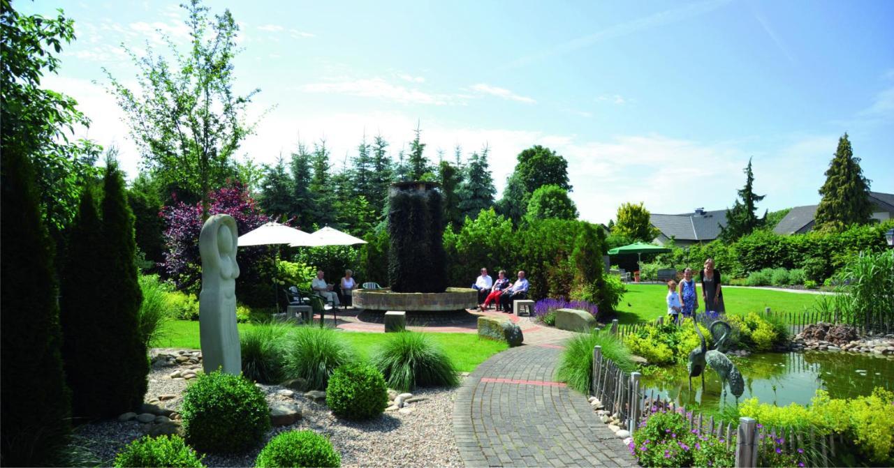 Kurhotel Gruettner Mit Eigenem Sole Thermal Schwimmbad 32 Grad Und Saunalandschaft 巴德韦斯特科特 外观 照片